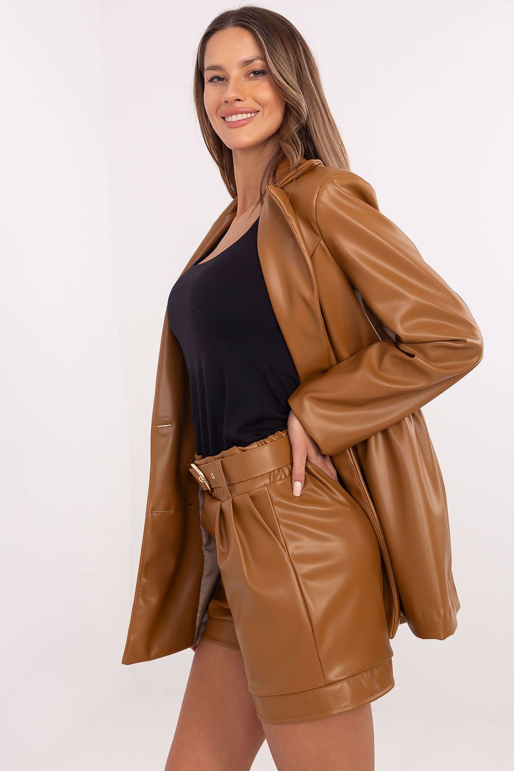 Šortai model 203943 Italy Moda