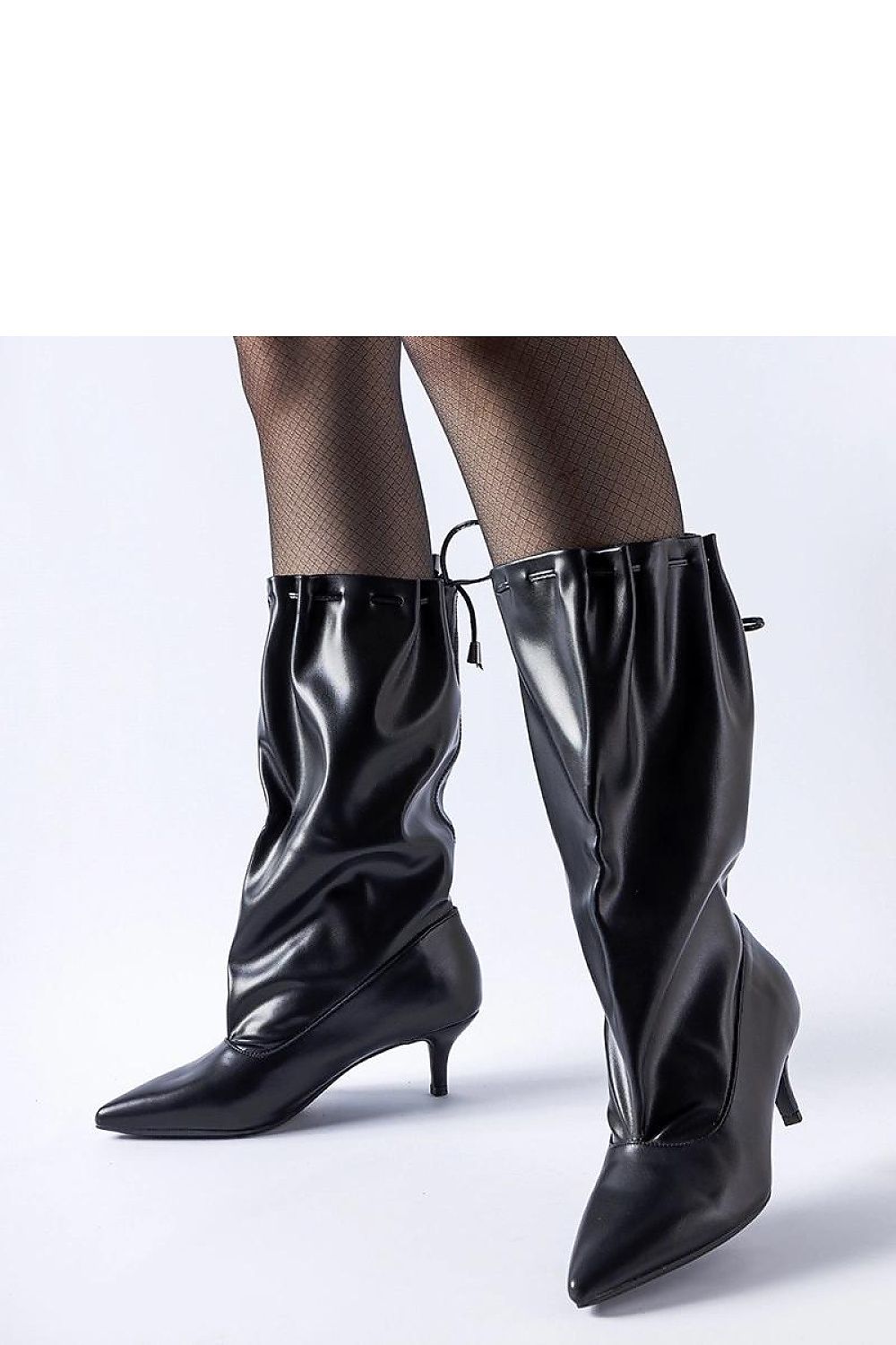 Batai su kulnu model 204478 Solea