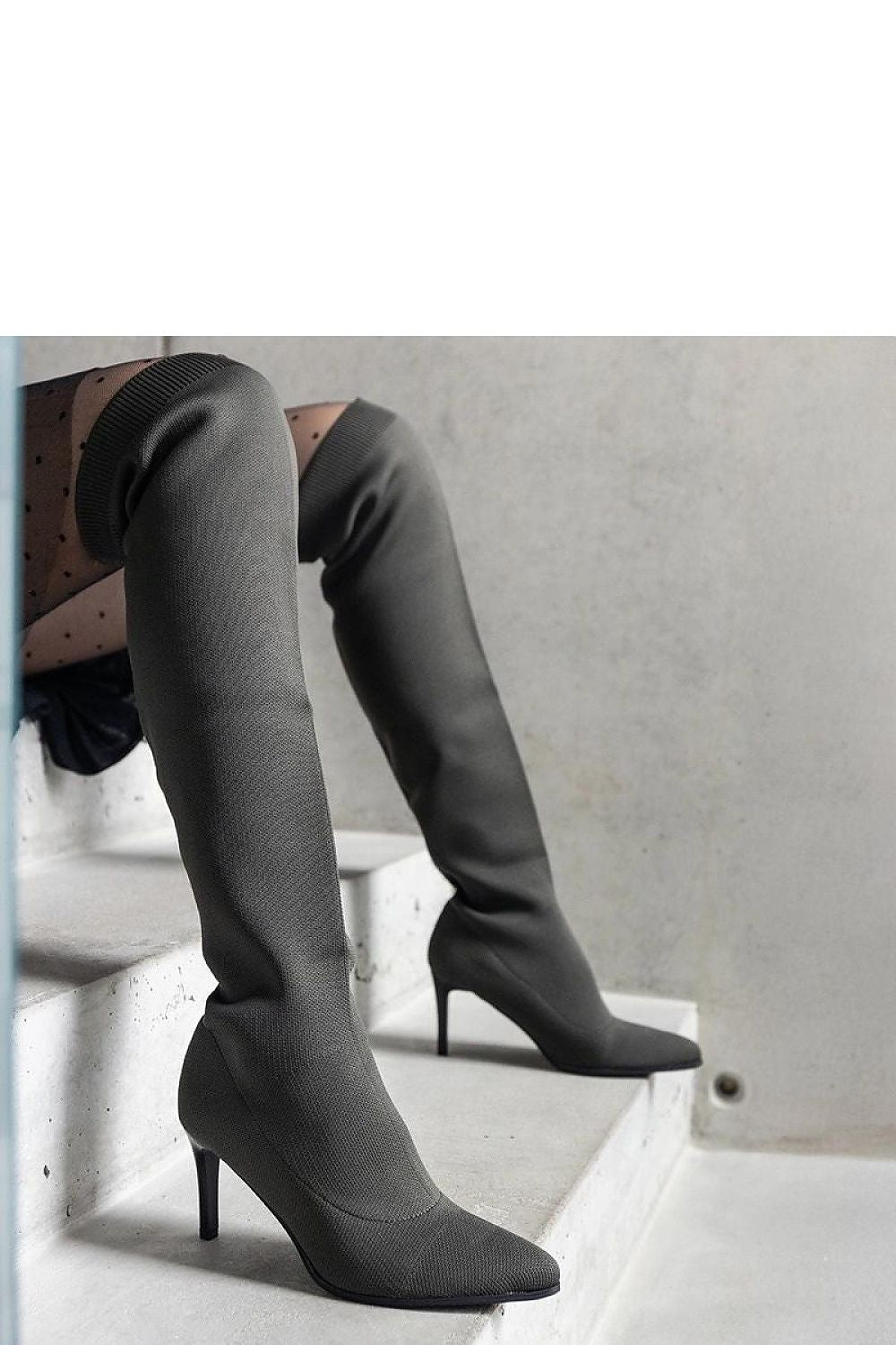 Batai su kulnu model 205779 Solea