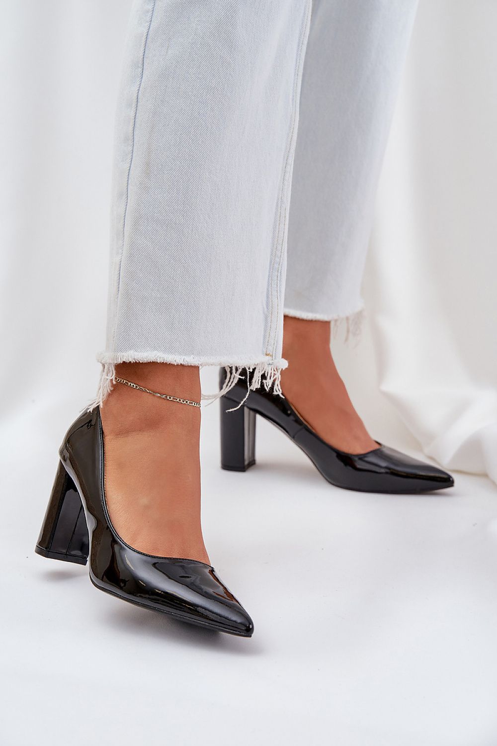 Batai blokiniu kulnu model 208440 Step in style