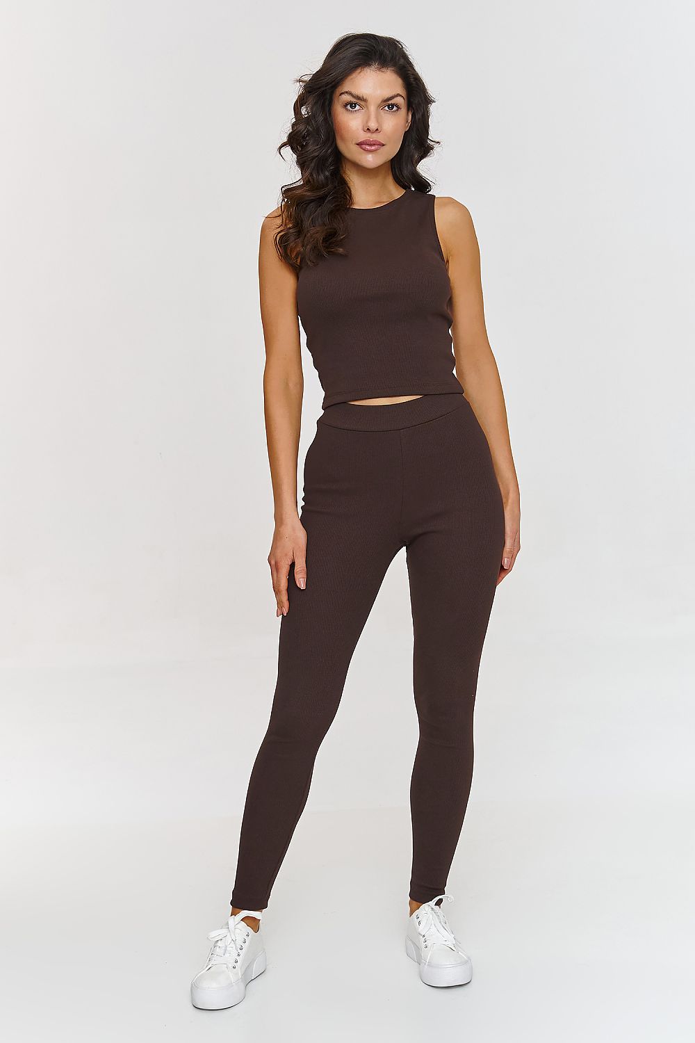 Nustatyti model 209666 Makadamia