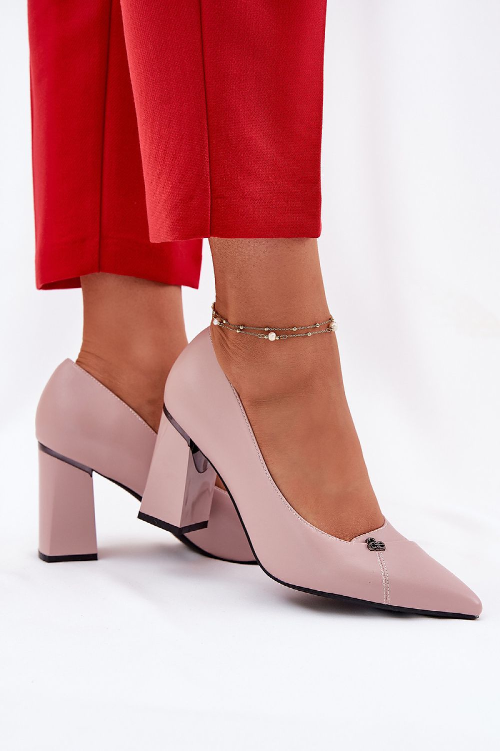 Batai blokiniu kulnu model 211983 Step in style