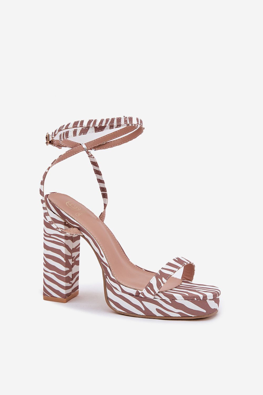 Sandalai su kulnu model 212818 Step in style
