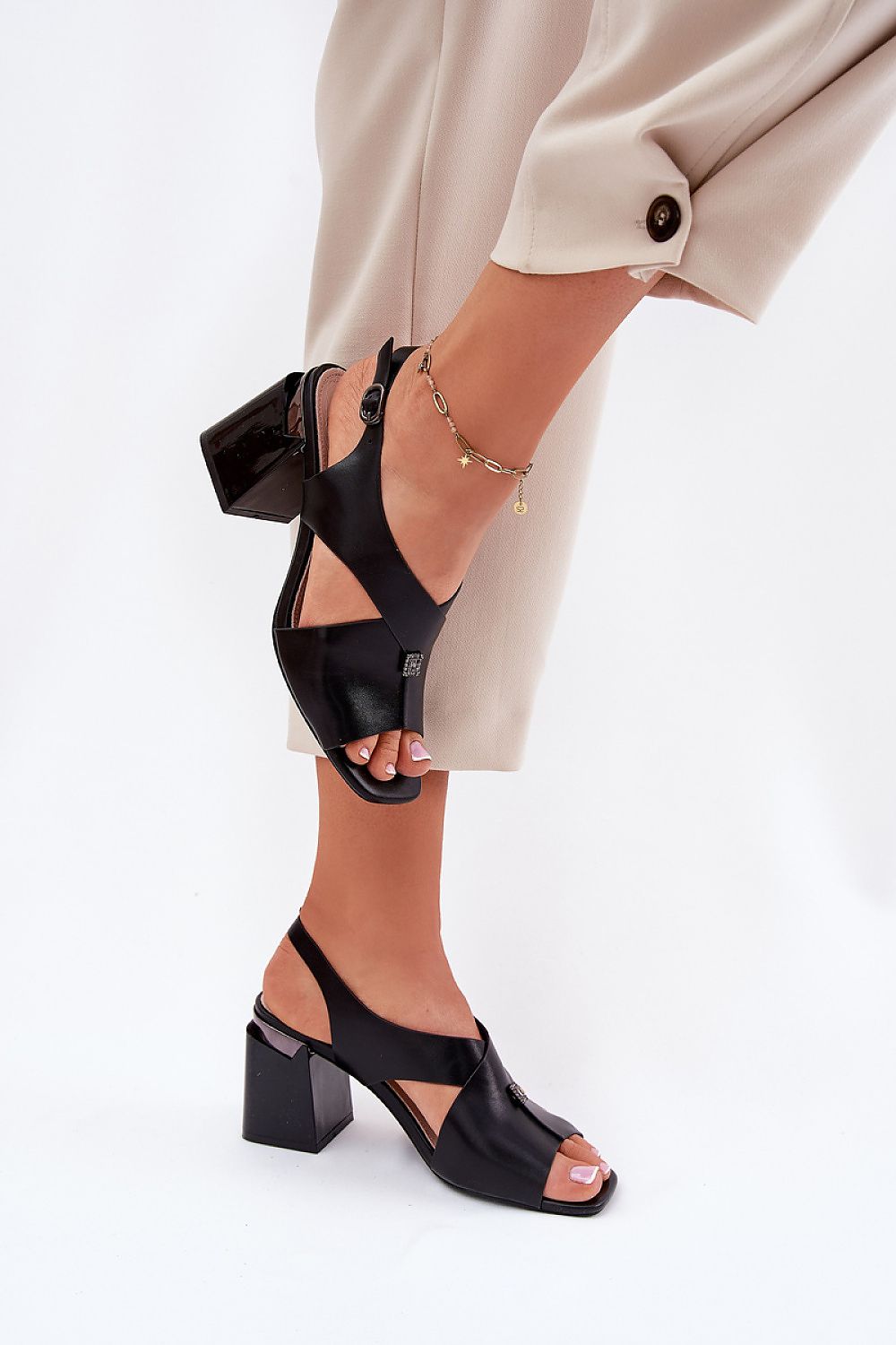 Sandalai su kulnu model 212828 Step in style