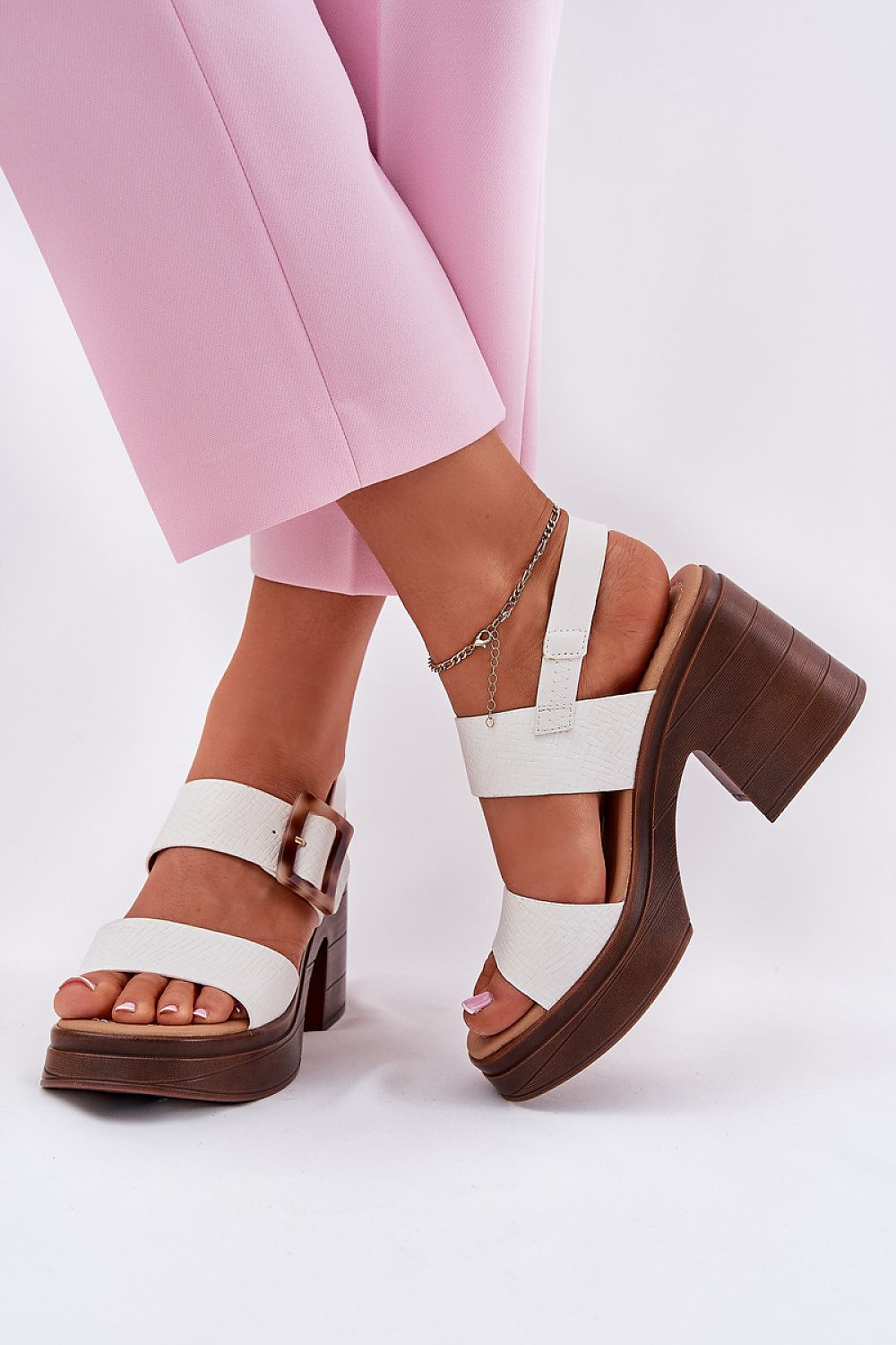 Sandalai su kulnu model 213008 Step in style