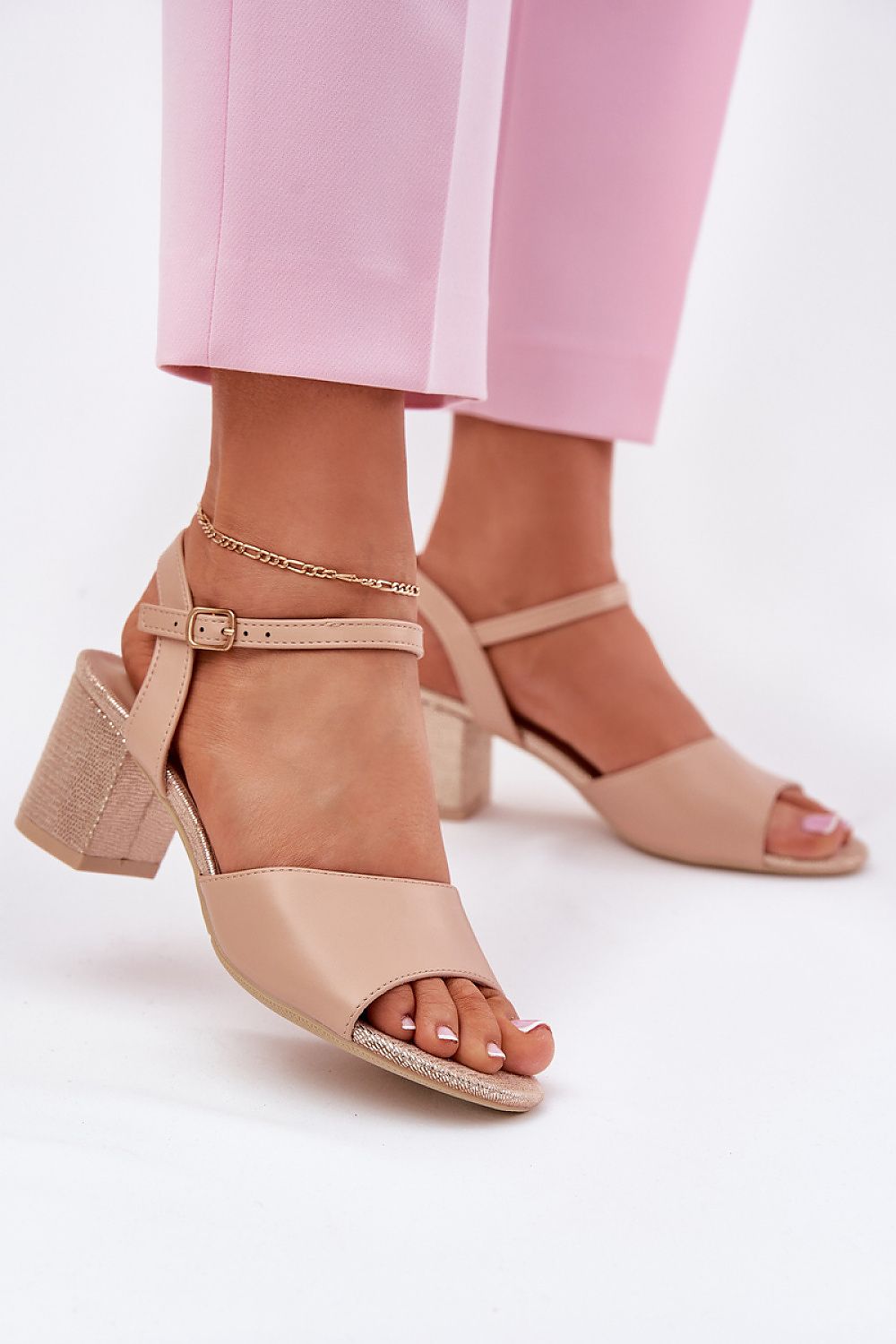 Sandalai su kulnu model 213011 Step in style