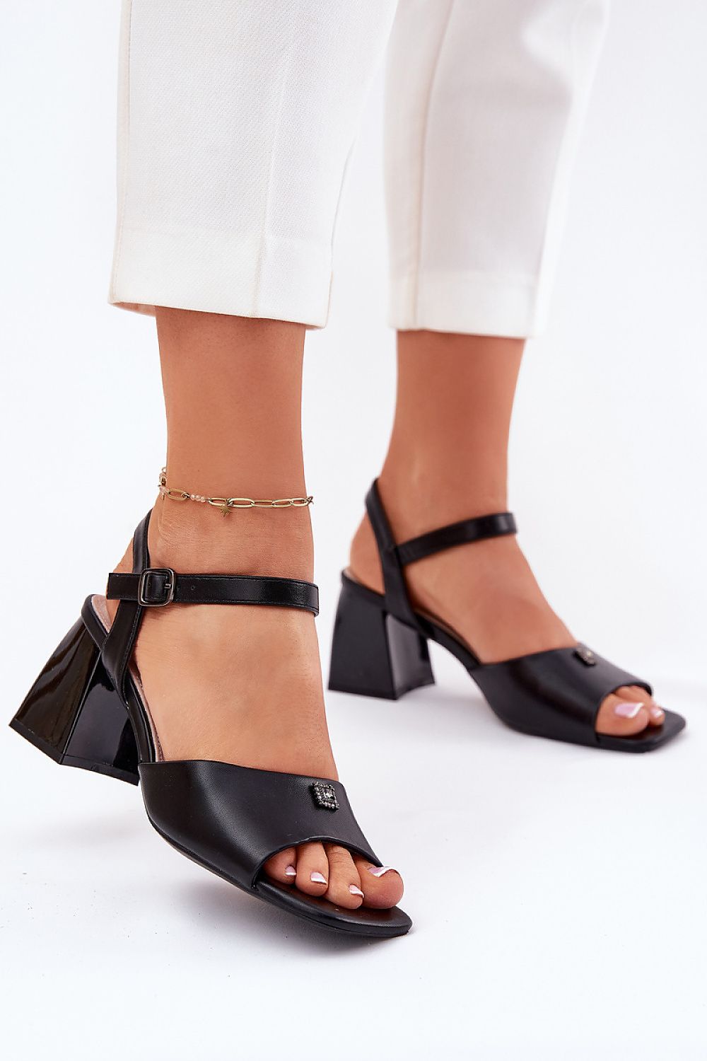 Sandalai su kulnu model 213186 Step in style