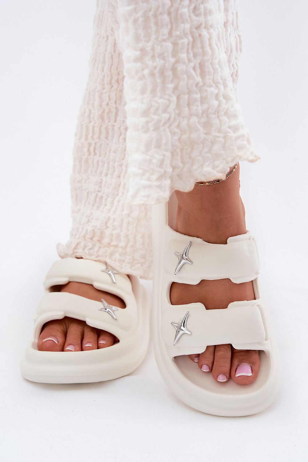 Šlepetės model 215688 Step in style
