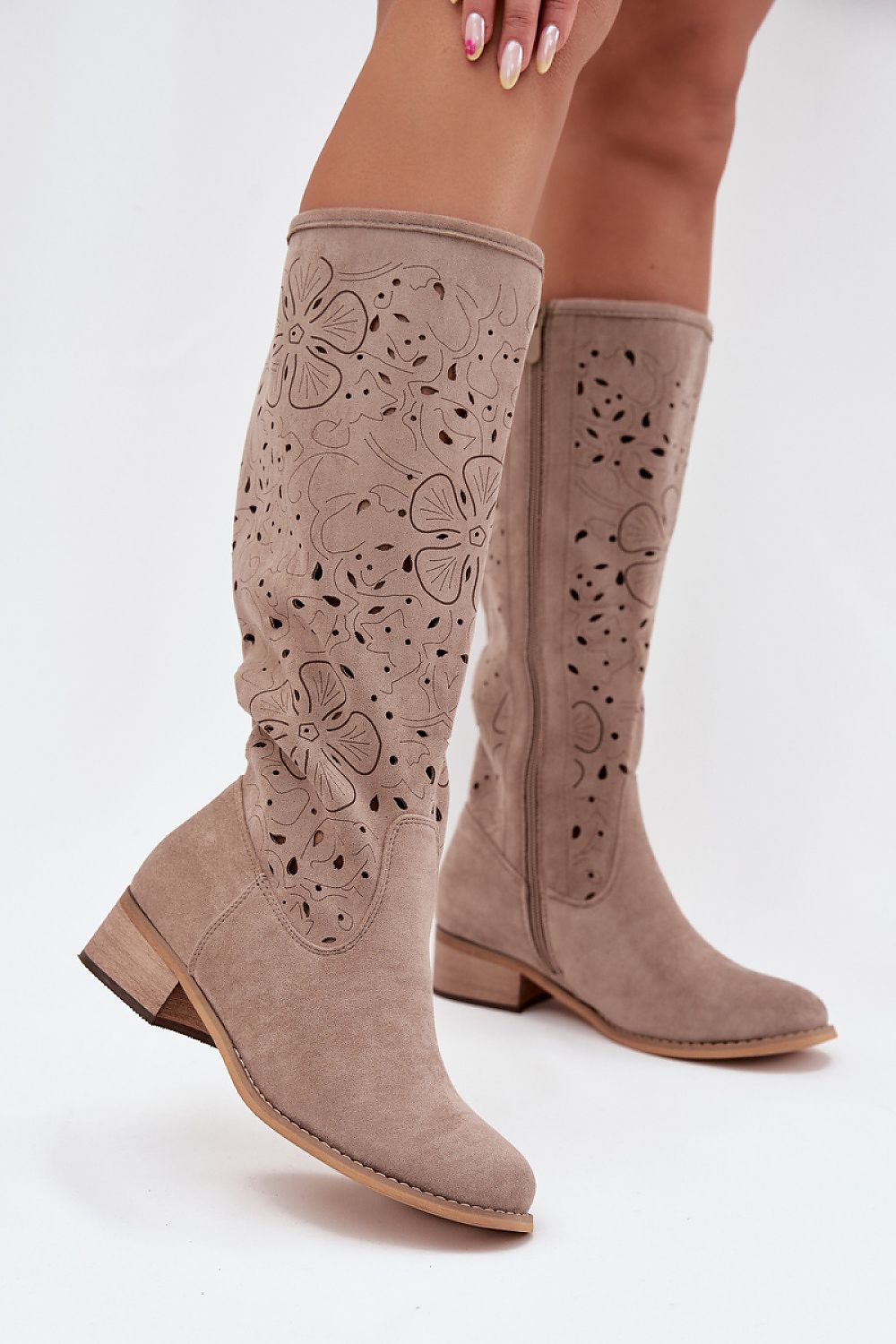 Batai su kulnu model 216786 Step in style