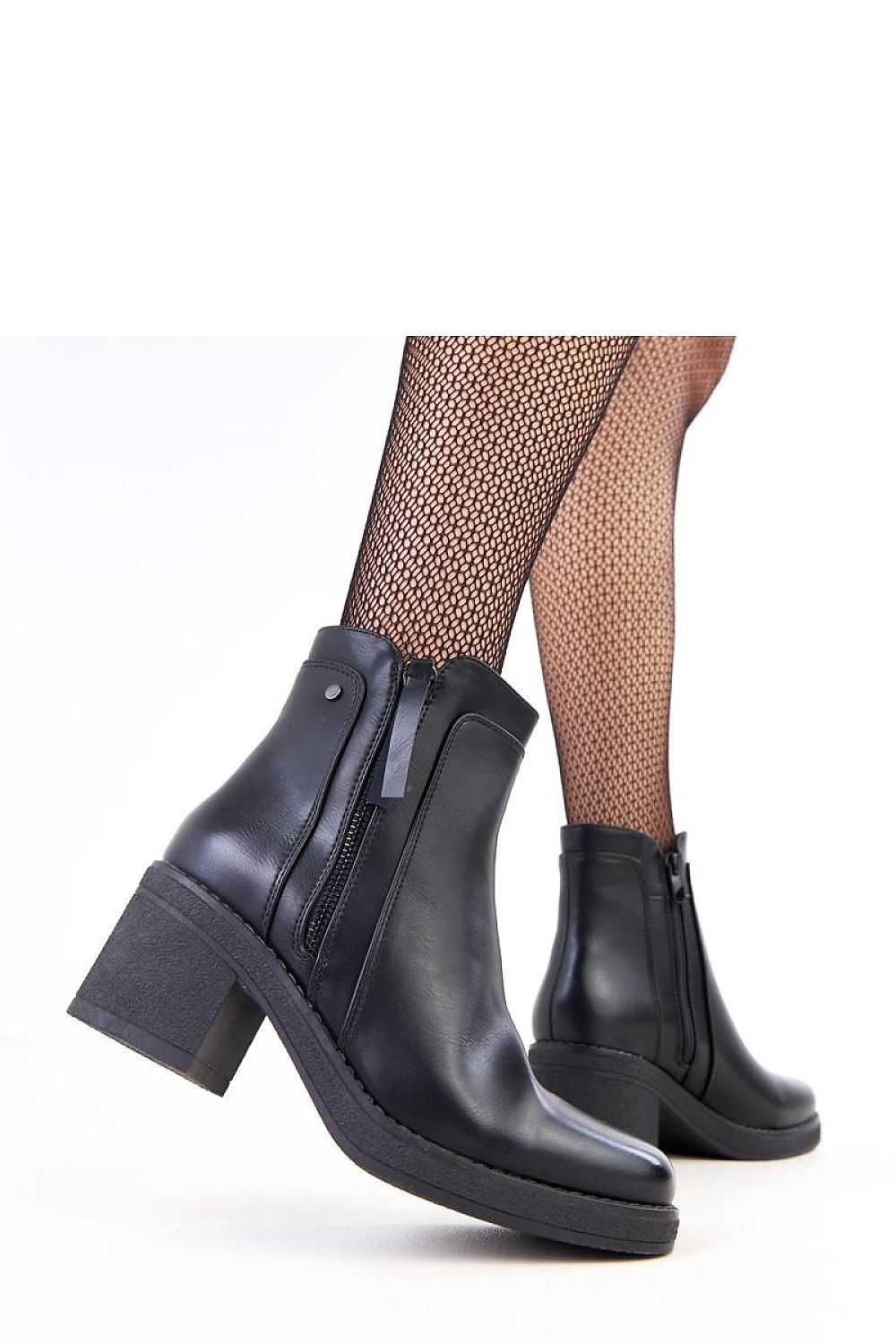 Batai su kulnu model 218812 Solea
