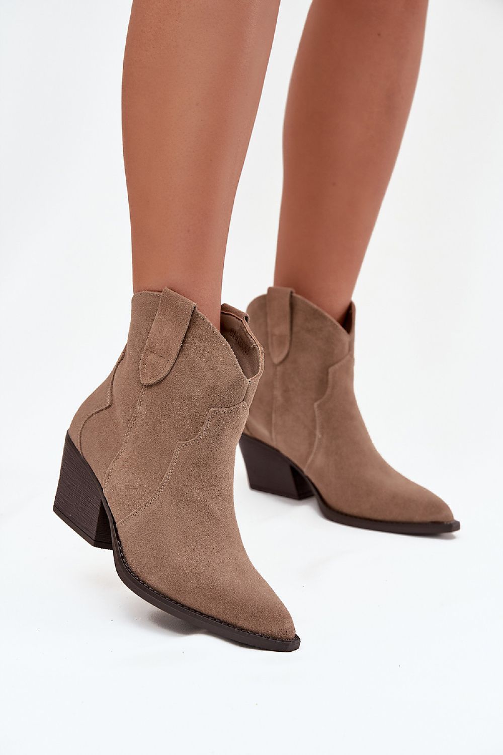 Batai su kulnu “Step in style”