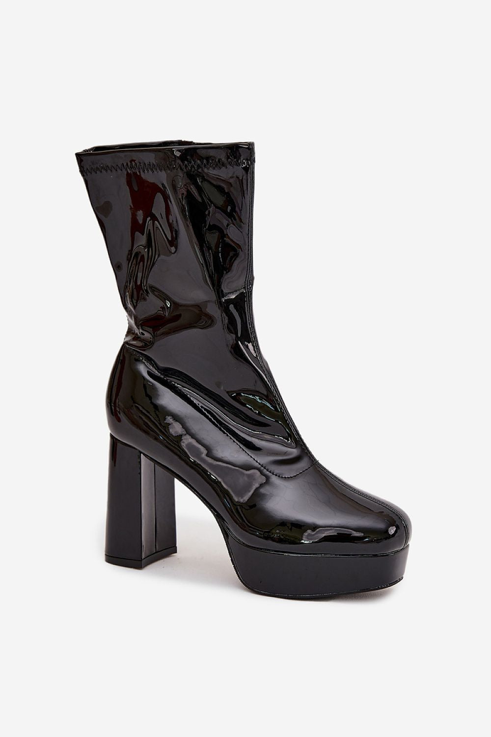 Batai su kulnu “Step in style”