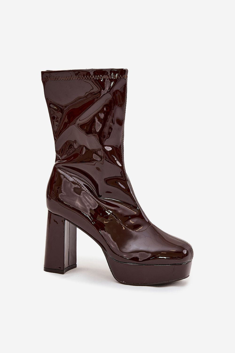 Batai su kulnu “Step in style”