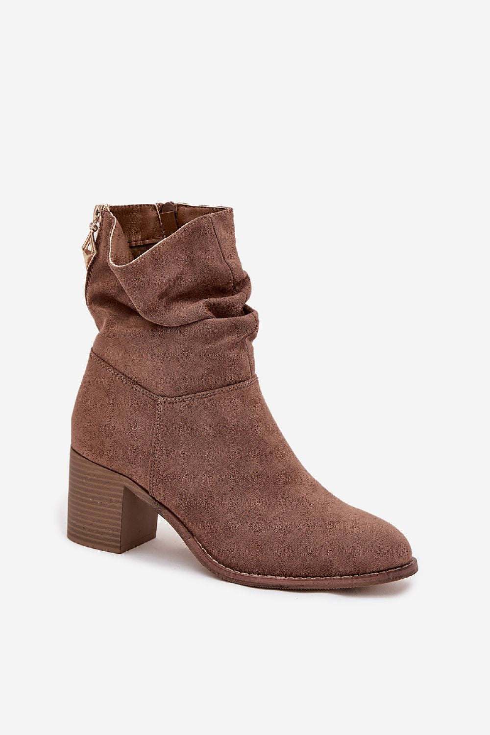 Batai su kulnu “Step in style”