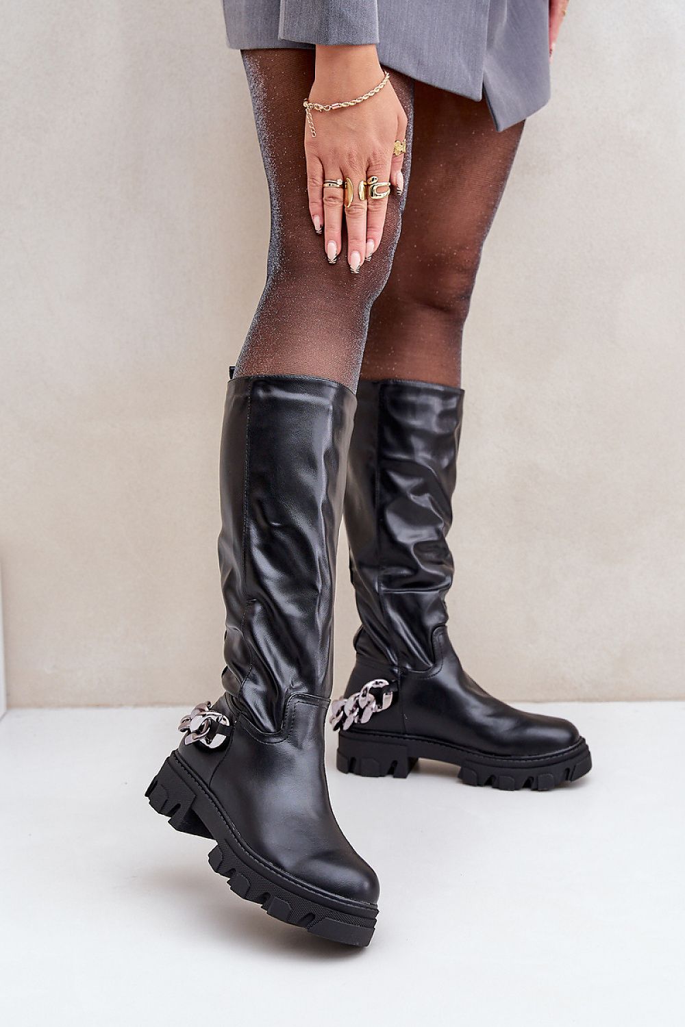 Thigh-high boots Step in style