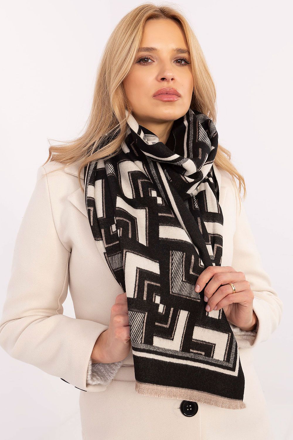 Scarf “AT”