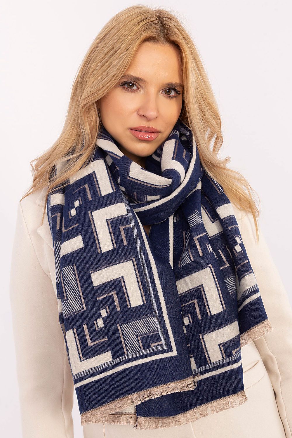 Scarf “AT”