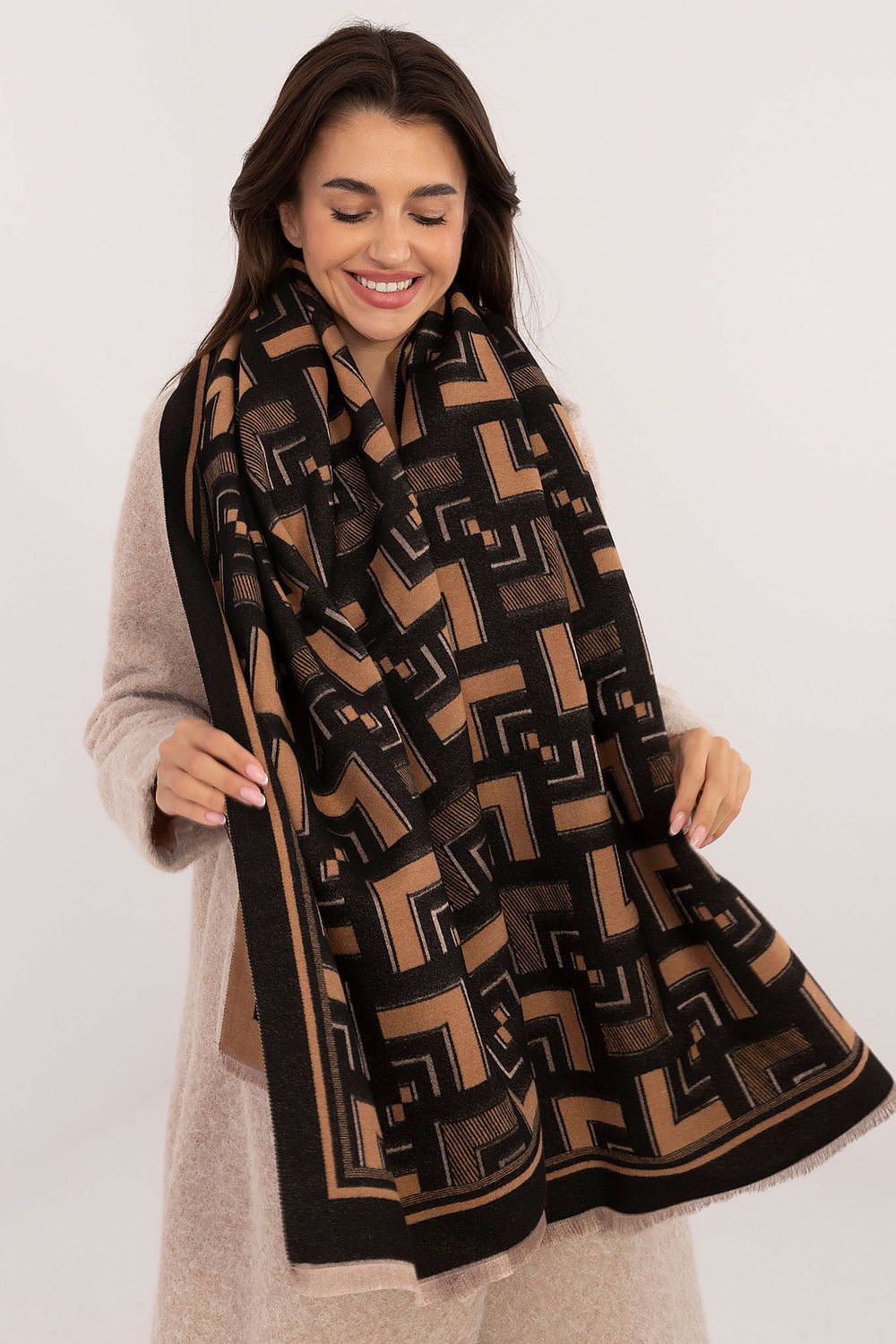 Scarf “AT”