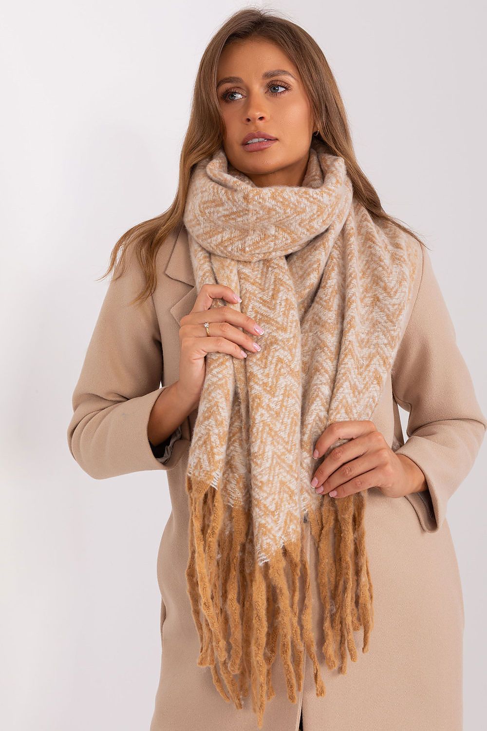 Scarf “AT”