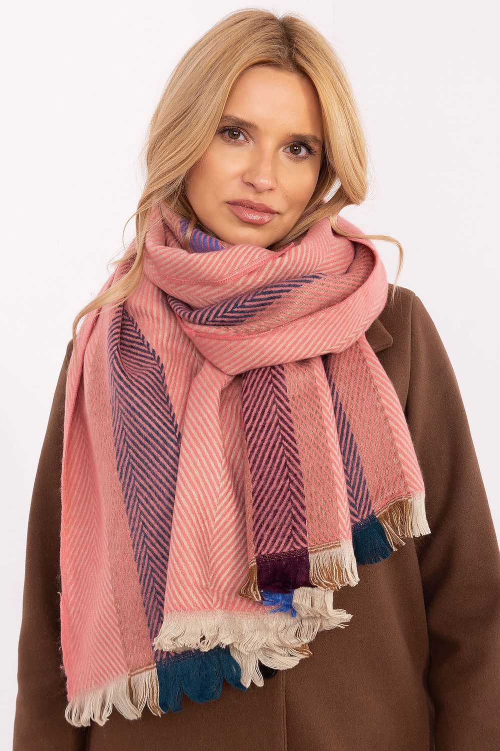 Scarf “AT”