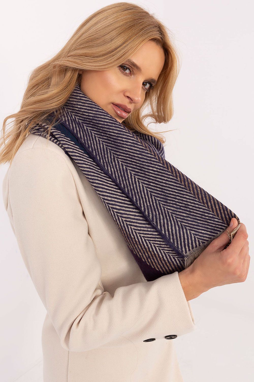 Scarf “AT”