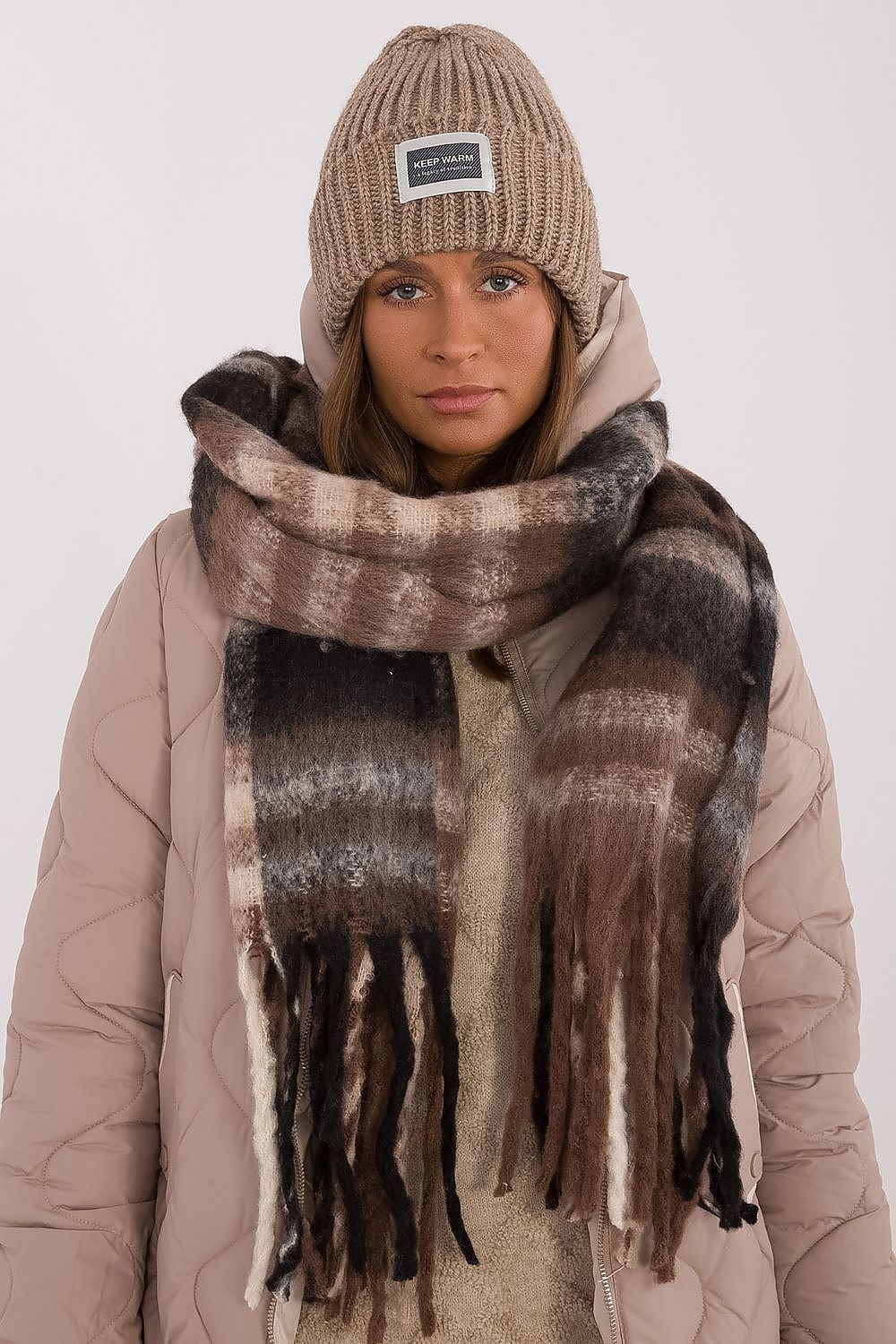 Scarf “AT”