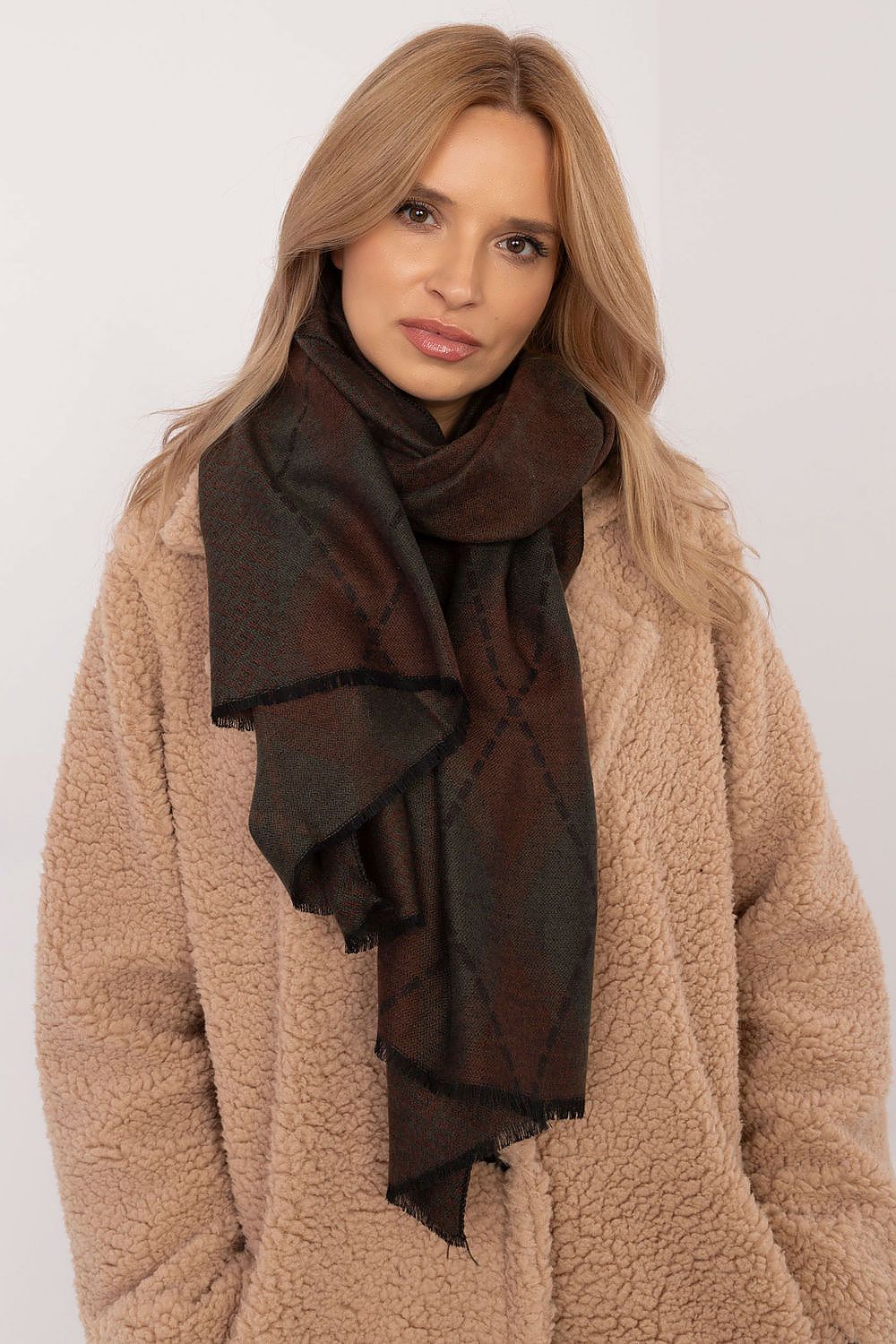 Scarf “AT”