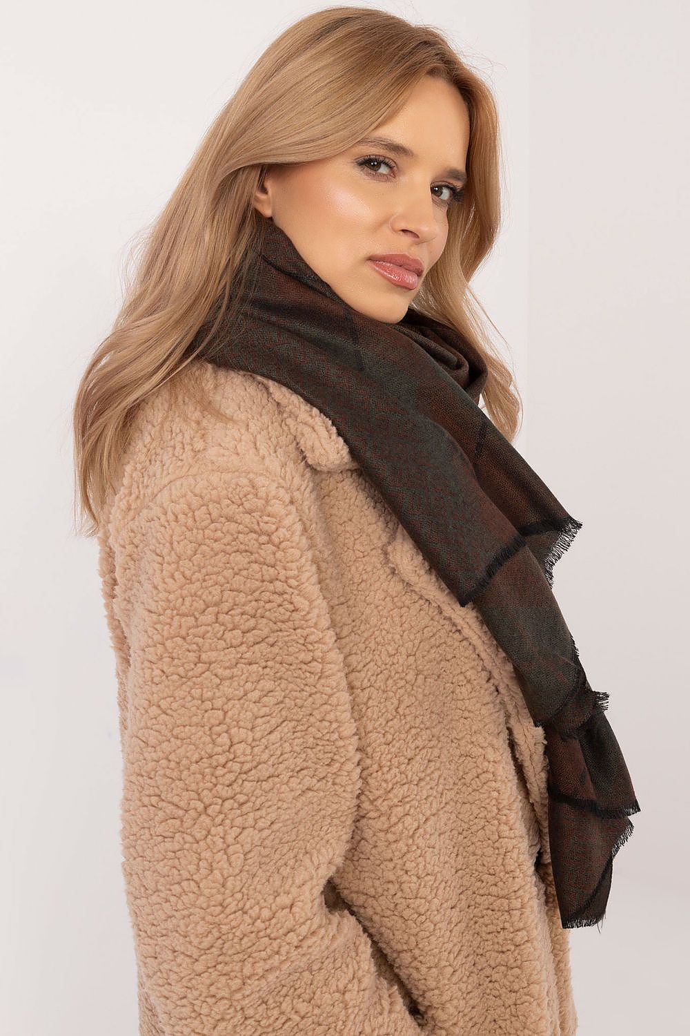 Scarf “AT”