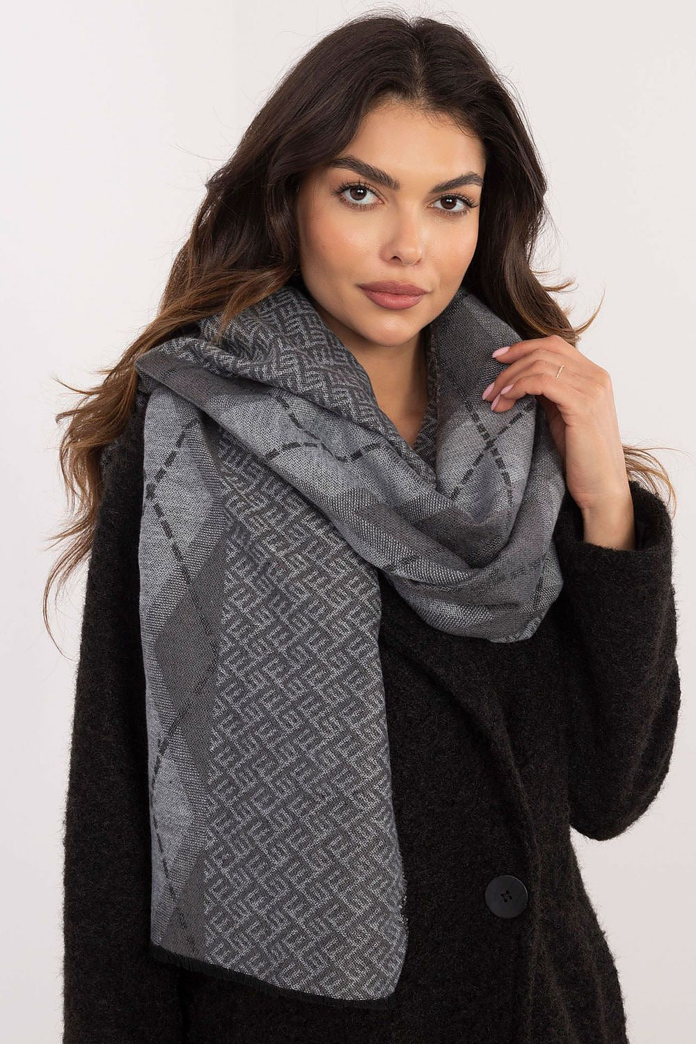 Scarf “AT”