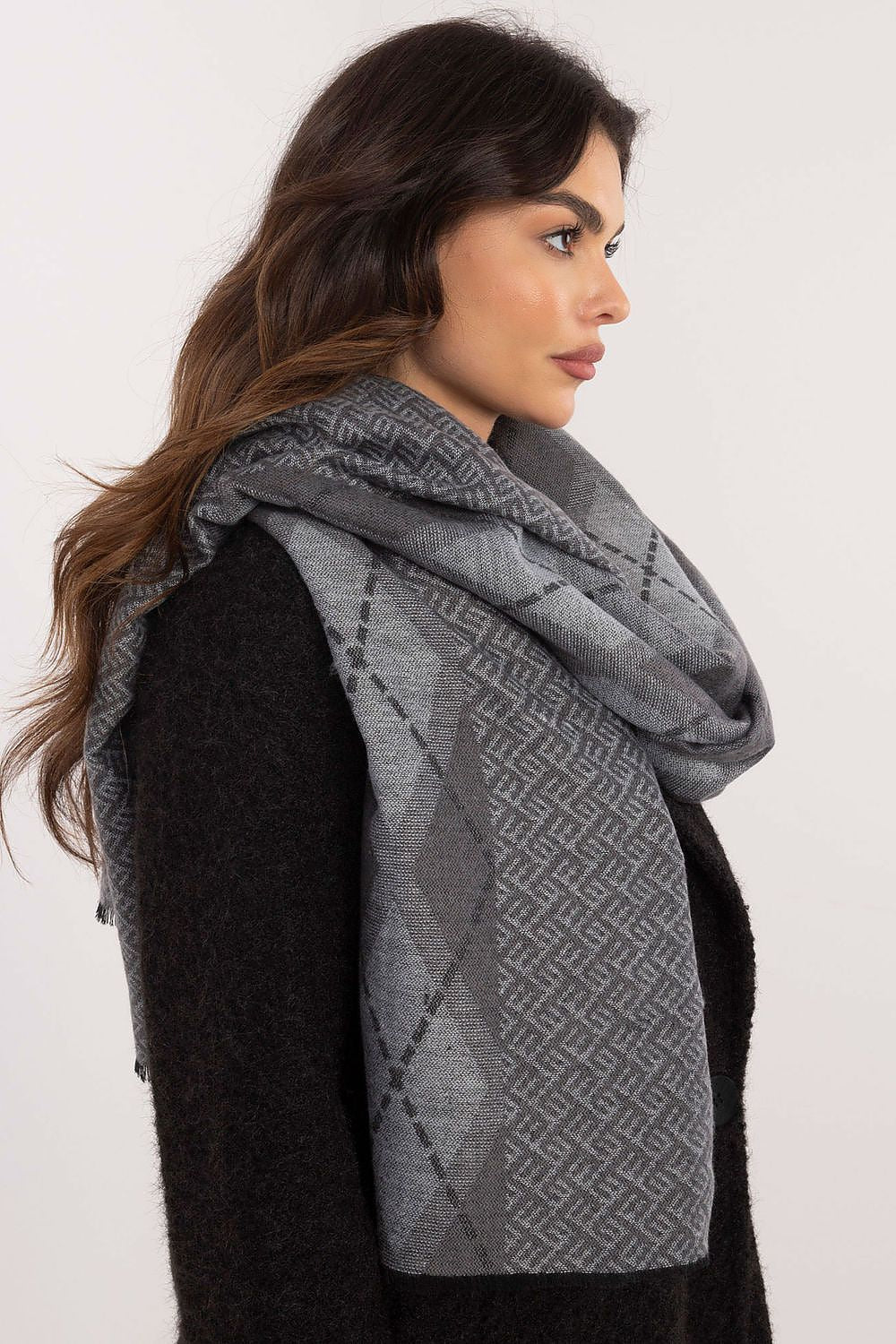 Scarf “AT”