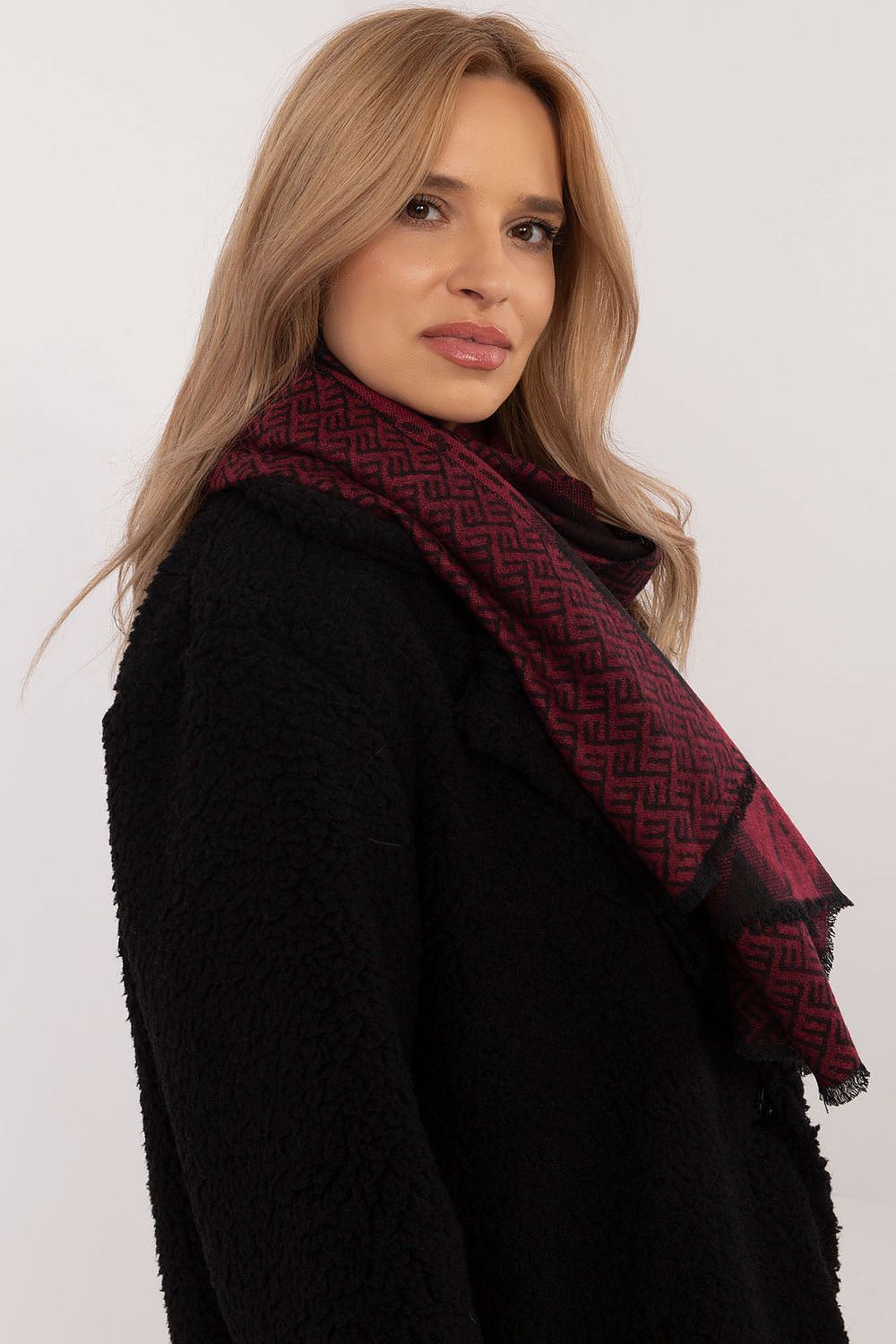 Scarf “AT”