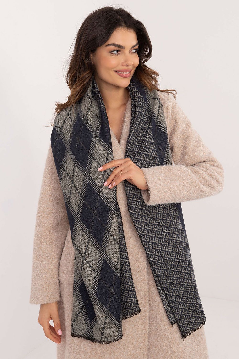 Scarf “AT”