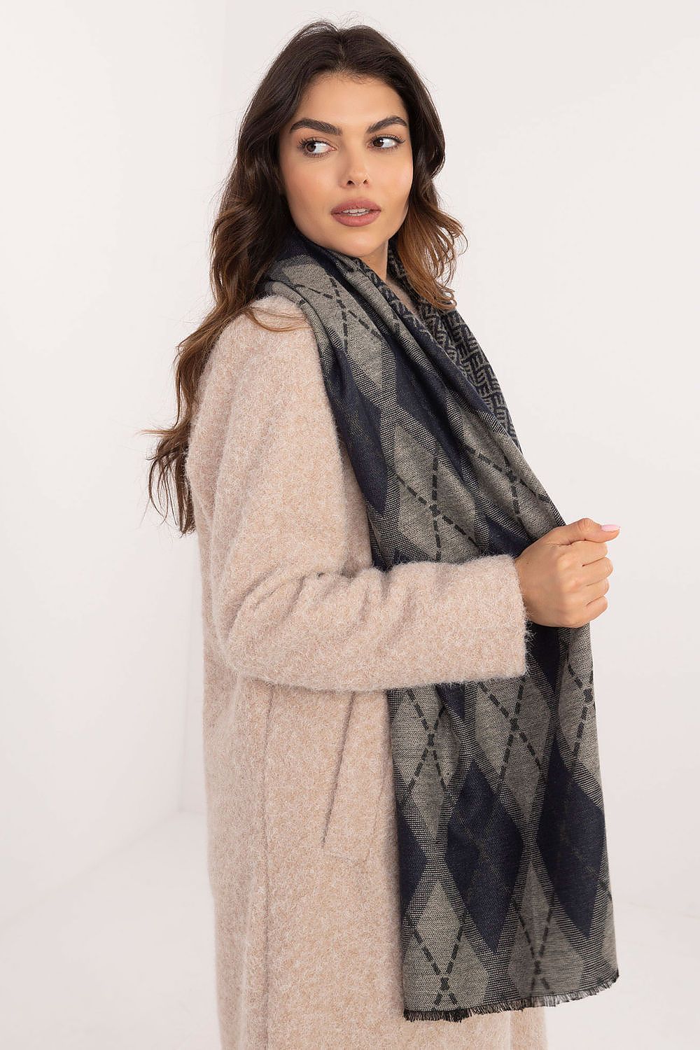 Scarf “AT”