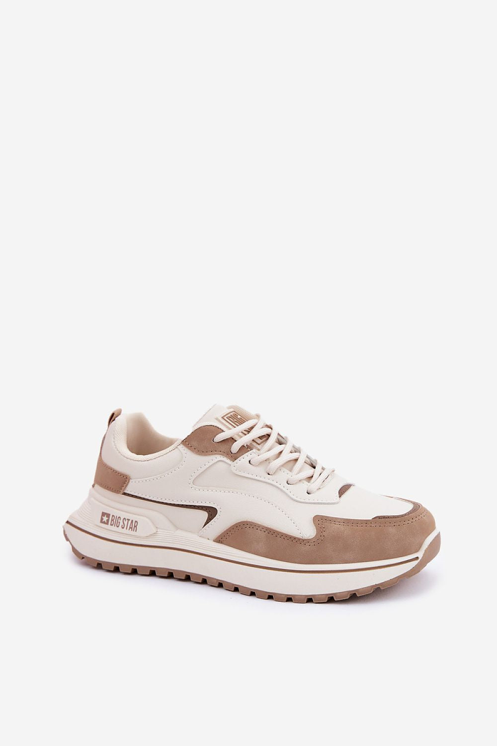 Sports shoes Step in style