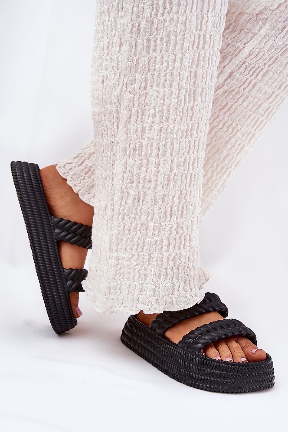  Šlepetės model 211670 Step in style 
