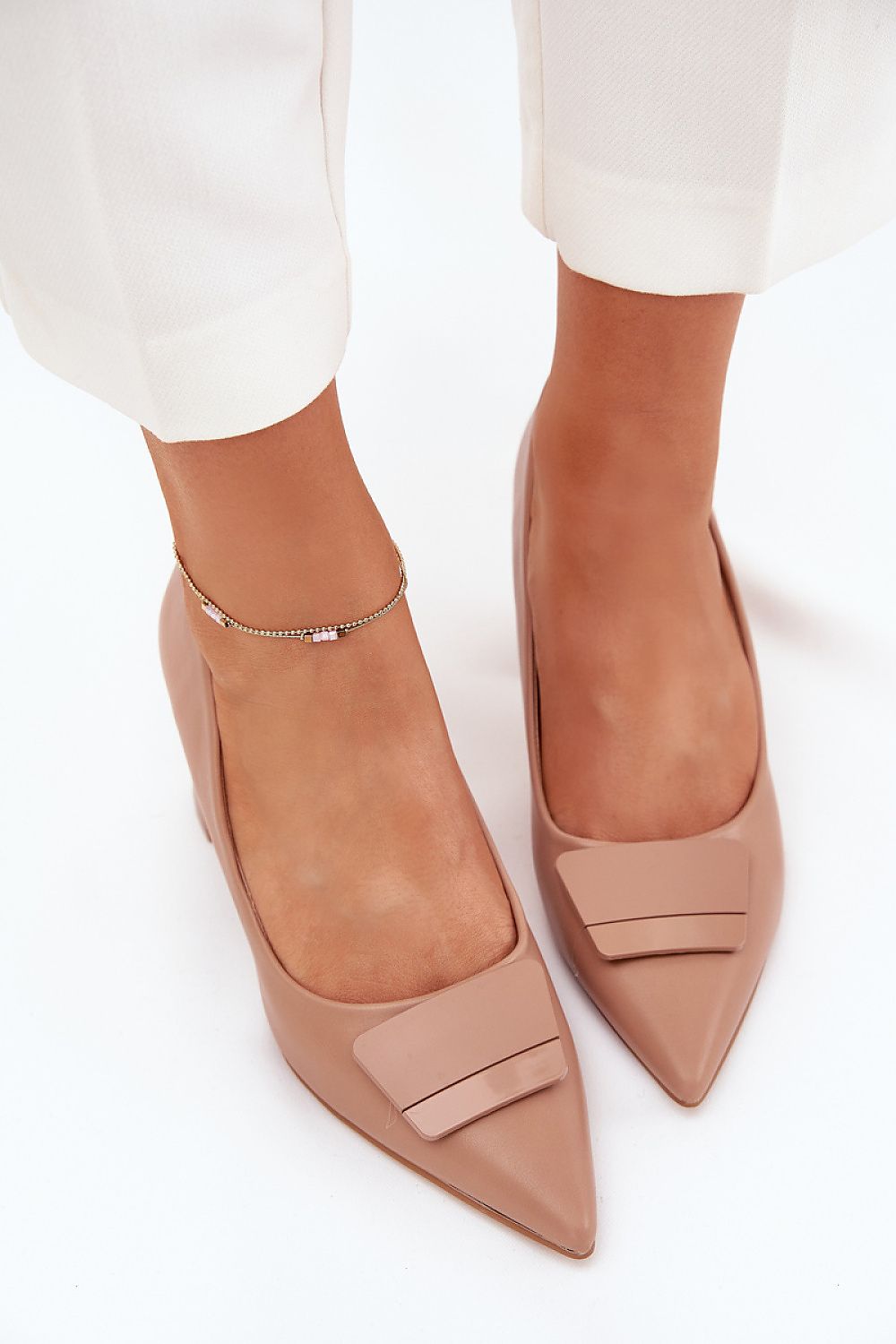 Batai ant kulno Step in style
