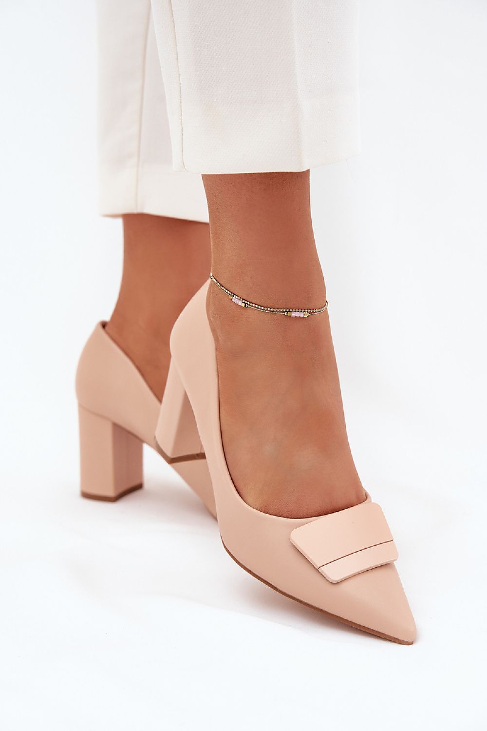 Batai ant kulno Step in style