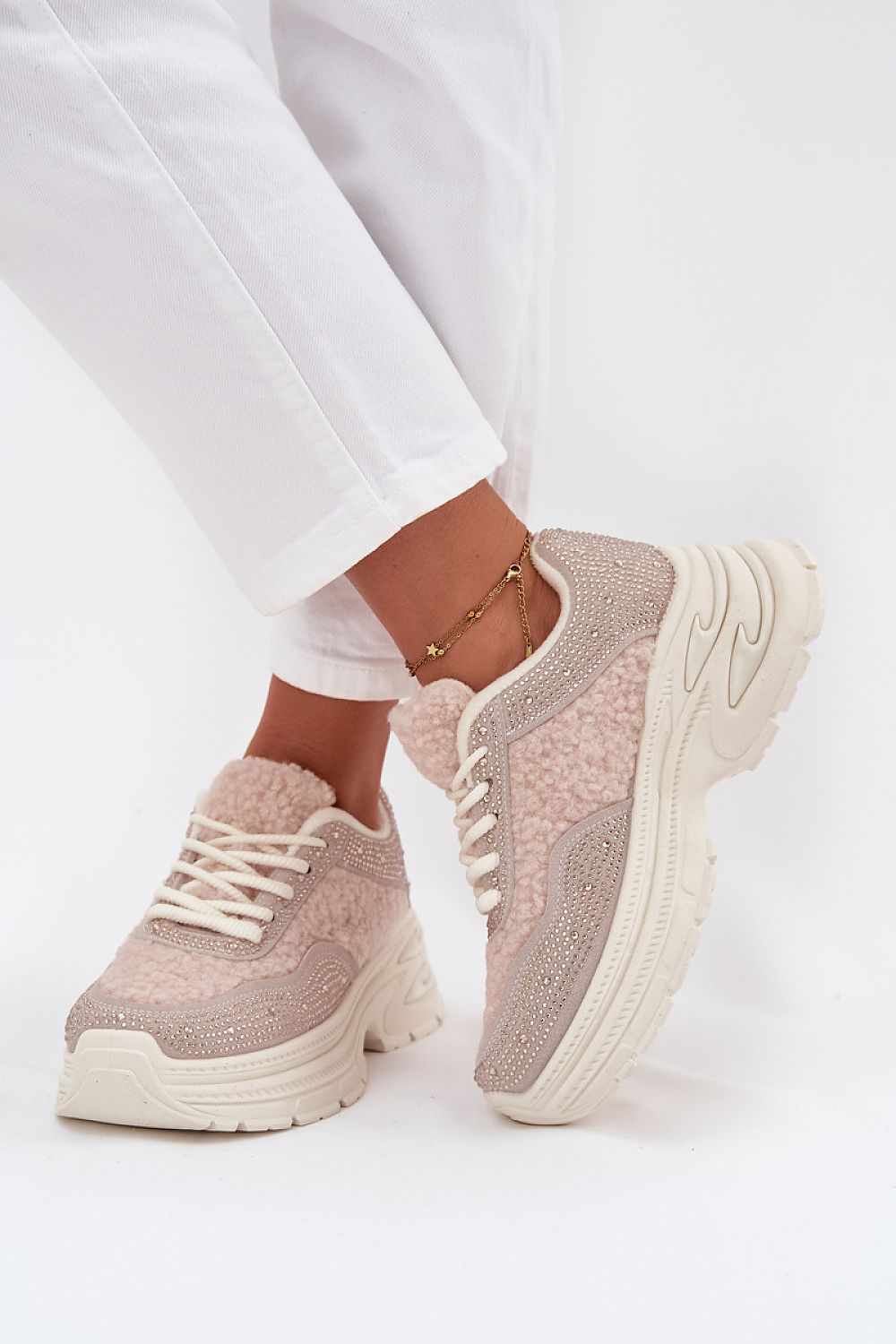 Sports shoes Step in style