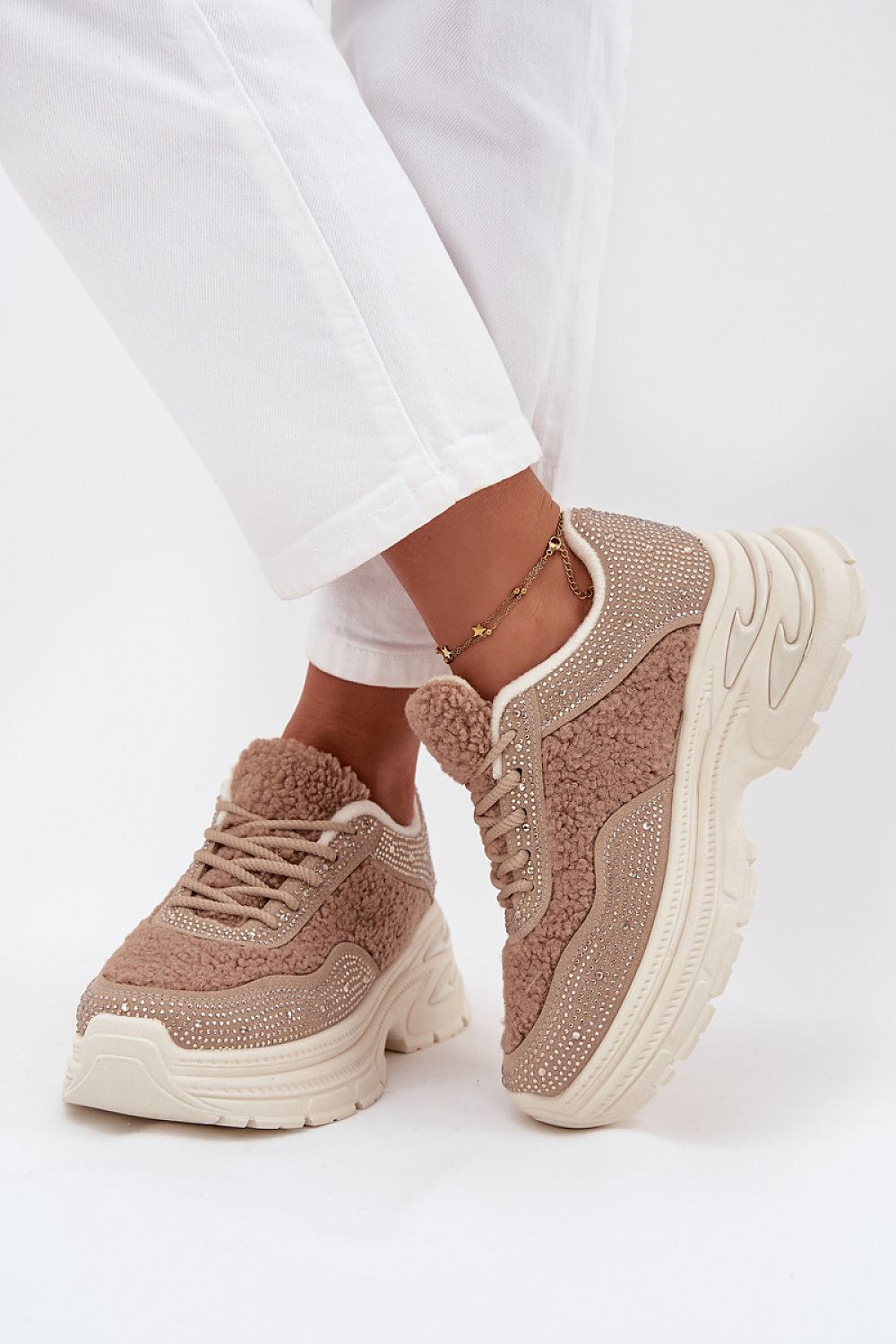 Sports shoes Step in style