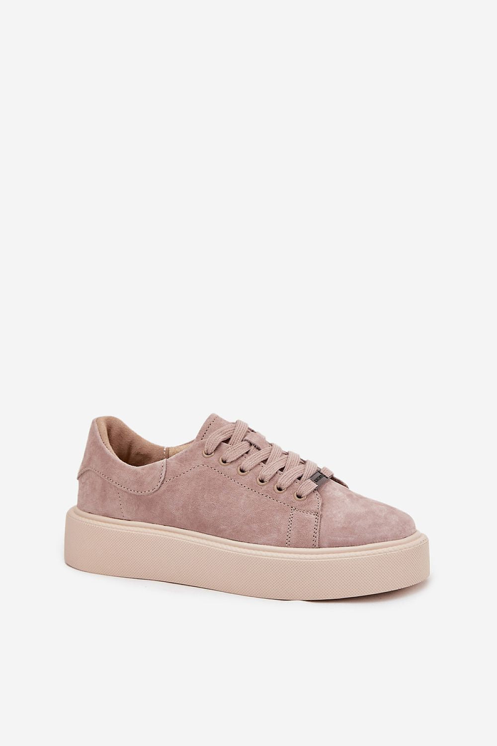 Sports shoes Step in style