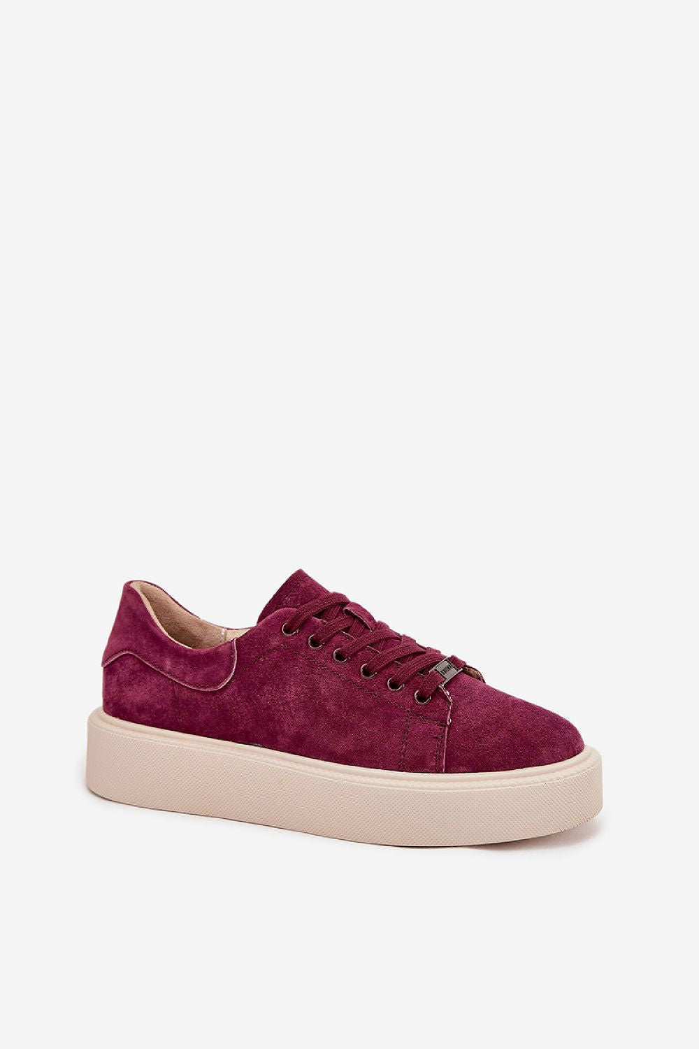 Sports shoes Step in style
