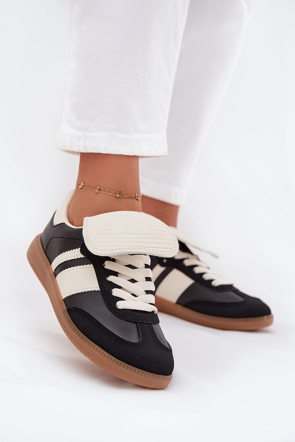 Sports shoes Step in style
