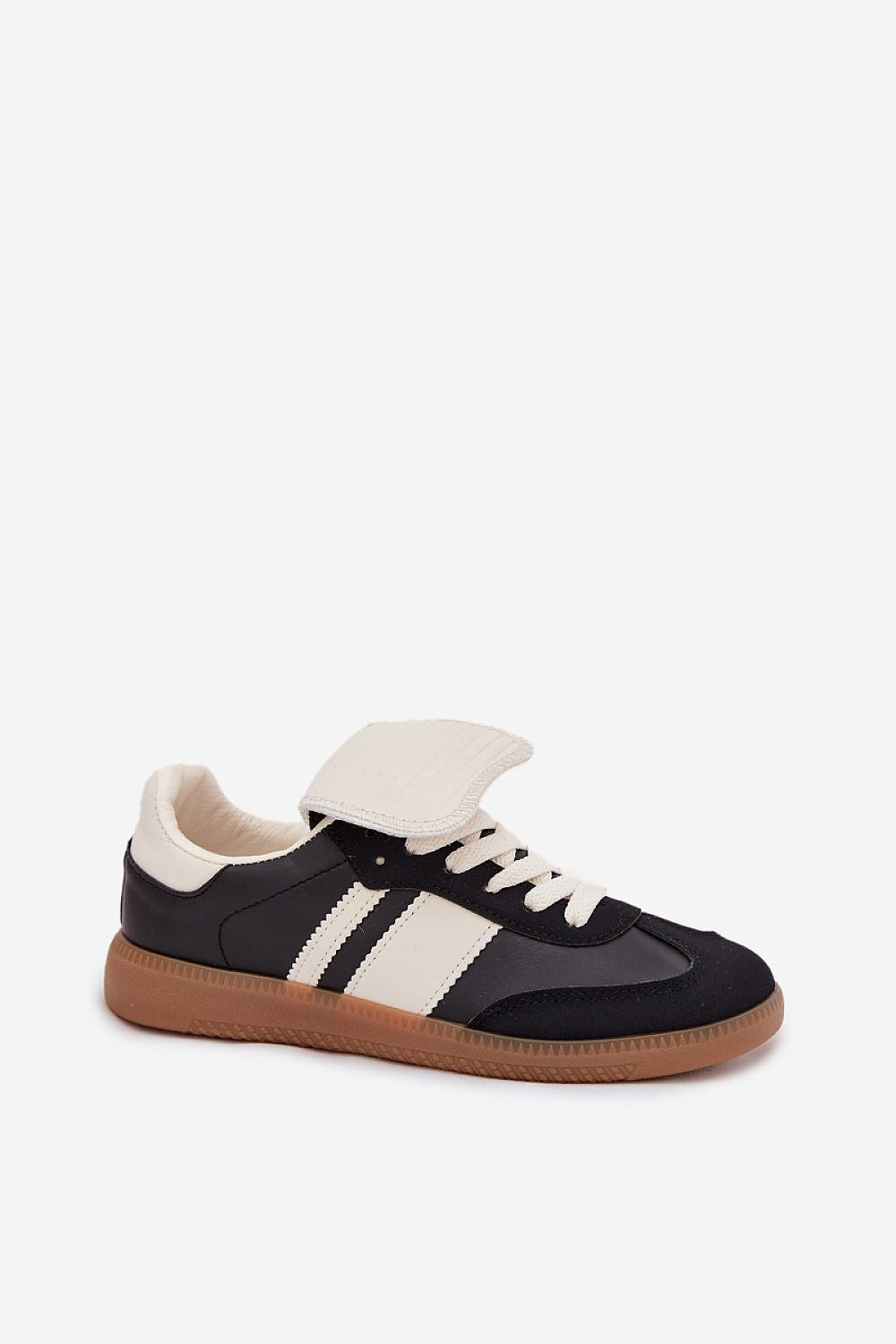Sports shoes Step in style
