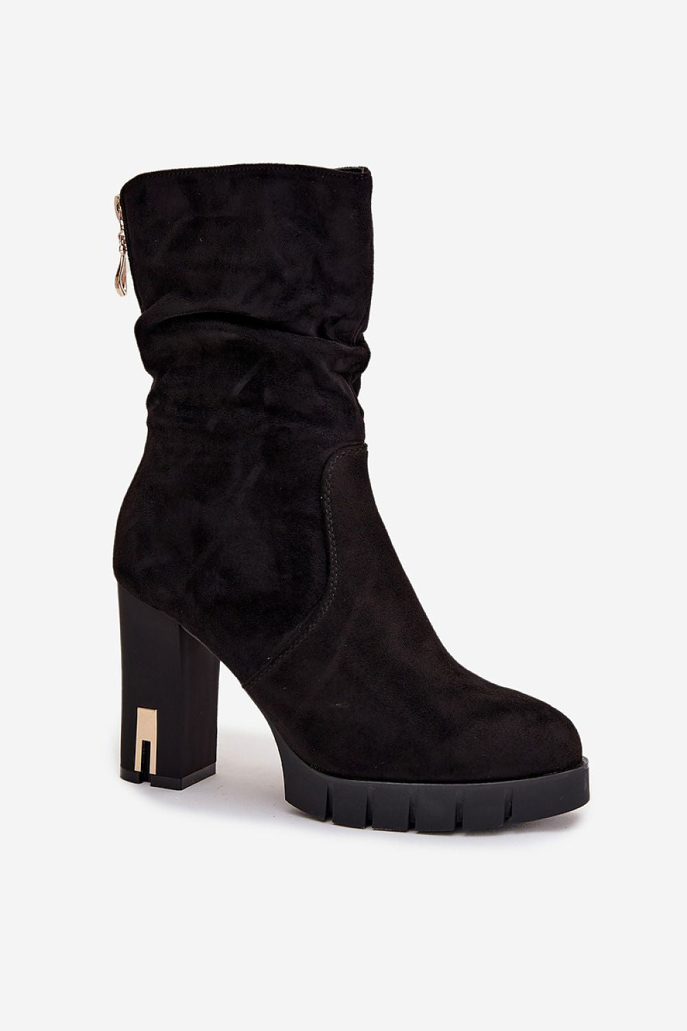 “Step in style” heeled shoes