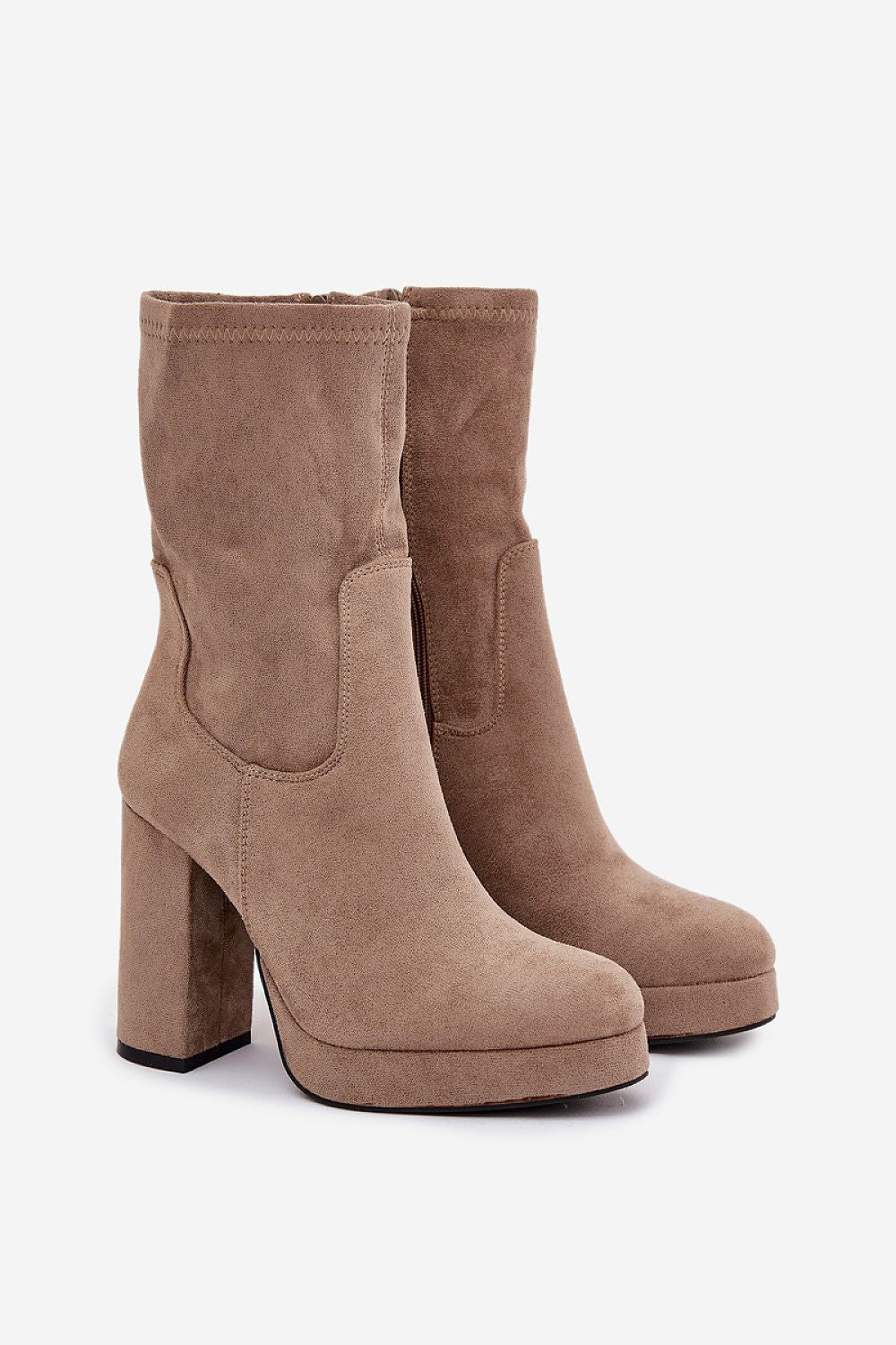 “Step in style” heeled shoes