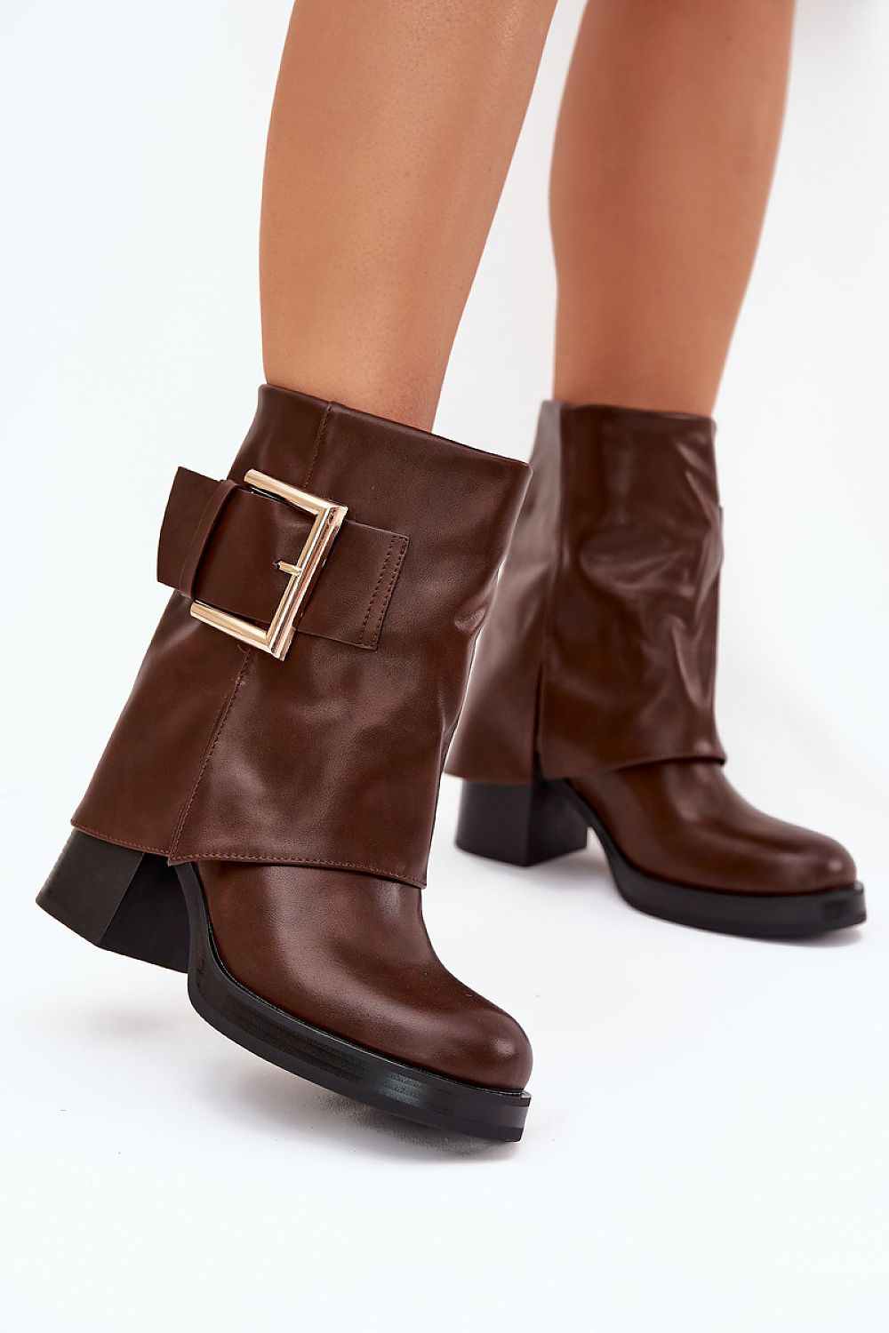 “Step in style” heeled shoes