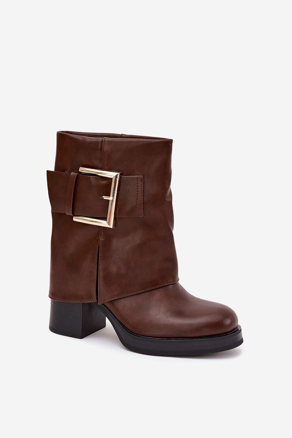 “Step in style” heeled shoes
