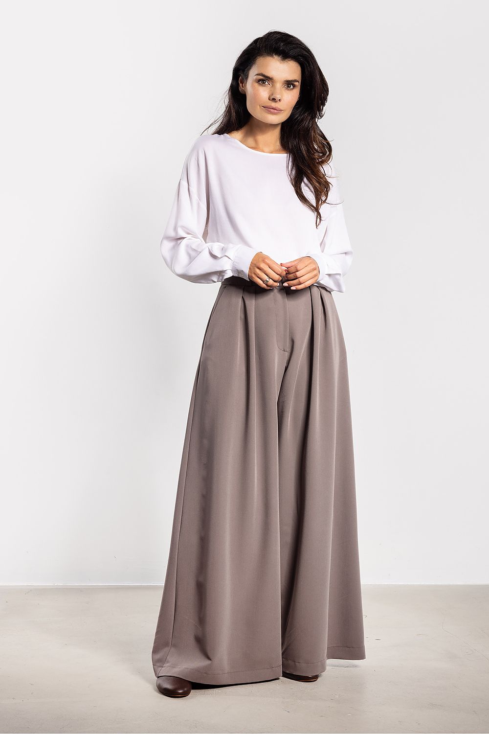 Women's pants awama