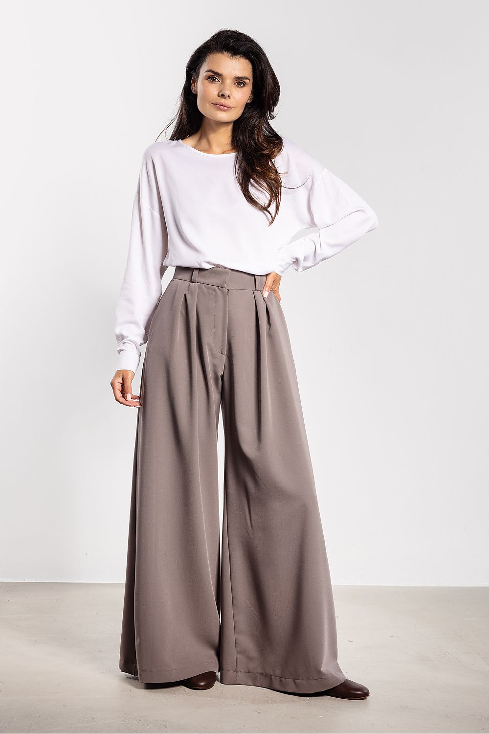 Women's pants awama