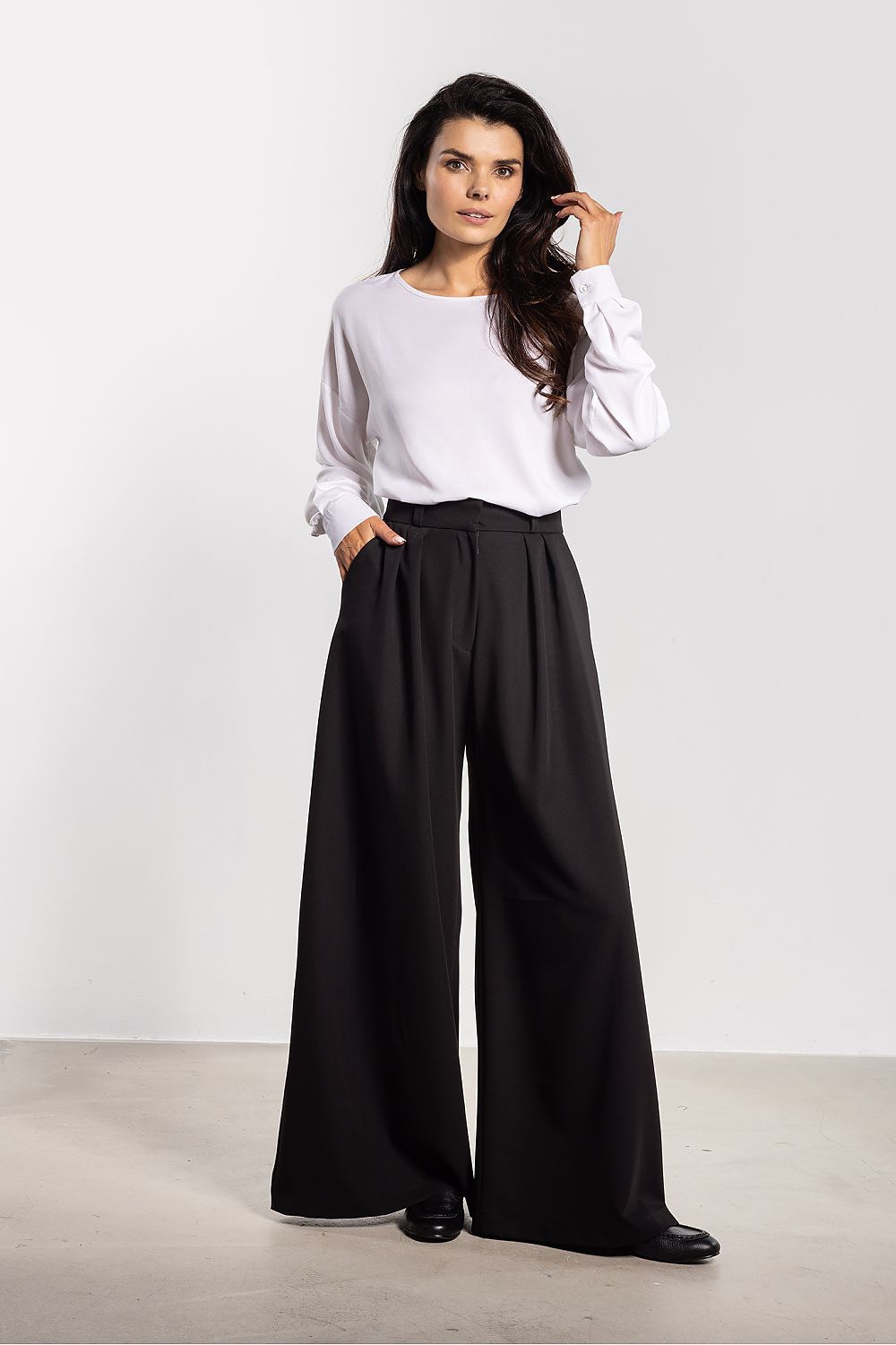 Women's pants awama